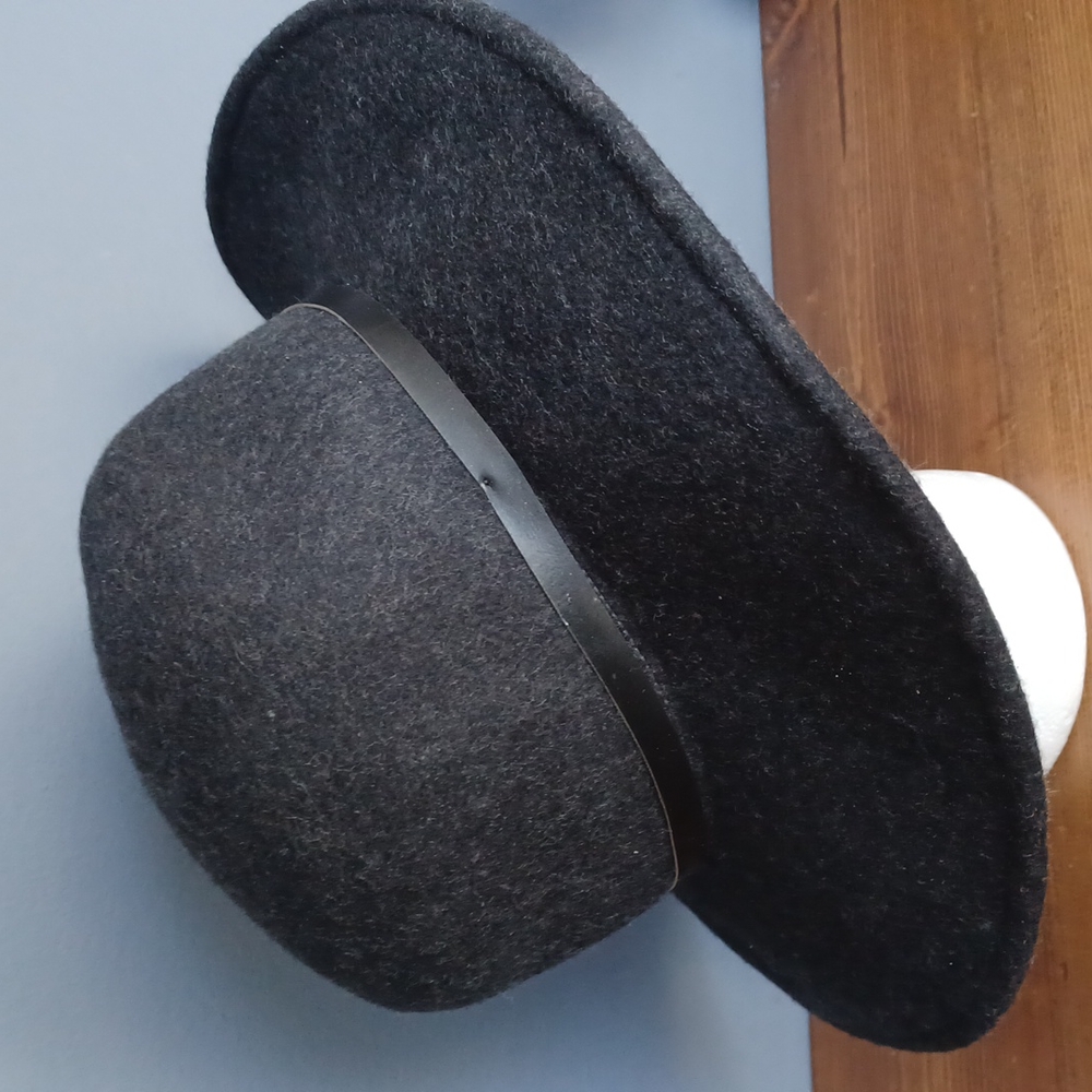 Hat - Picture 3 of 14